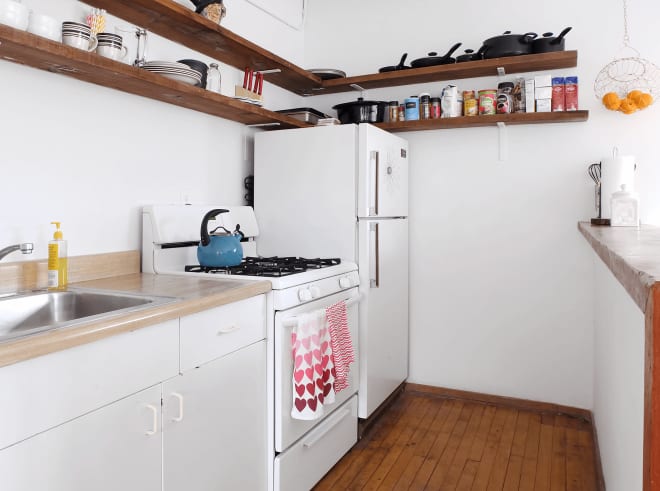 This Super Compact Dish Rack Can Hold Up to 15 Plates (Plus Wine Glasses!) and It’s Perfect for Tiny Kitchens