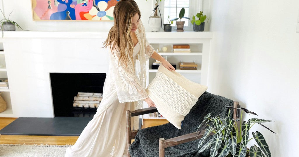 15 House Cleaning Tips to Keep Your Home Spotless… Even with Kids & Pets!